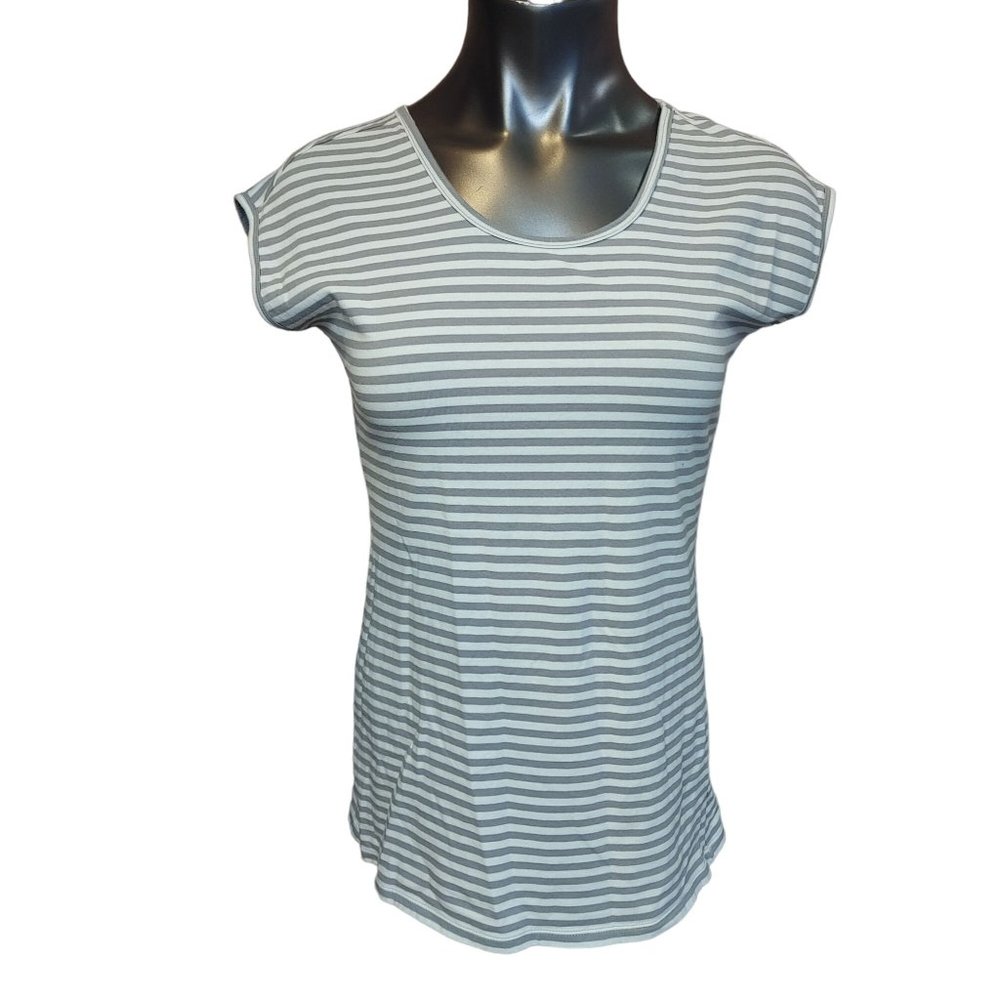 DE Collection | Women's Gray Striped Basic Clastic Tee Large